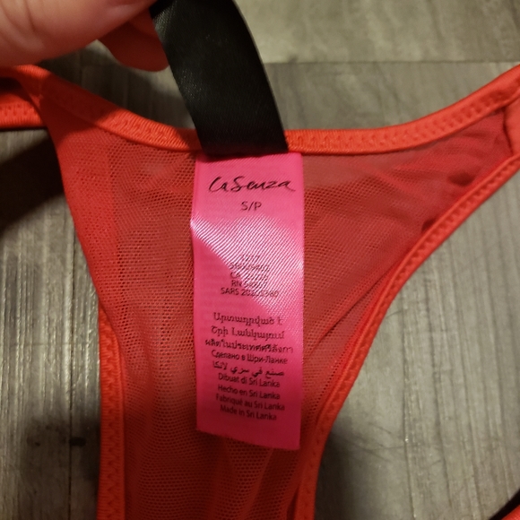 3FOR$60🥳 La SENZA Hot Pink Padded Sports Bra - Picture 3 of 3